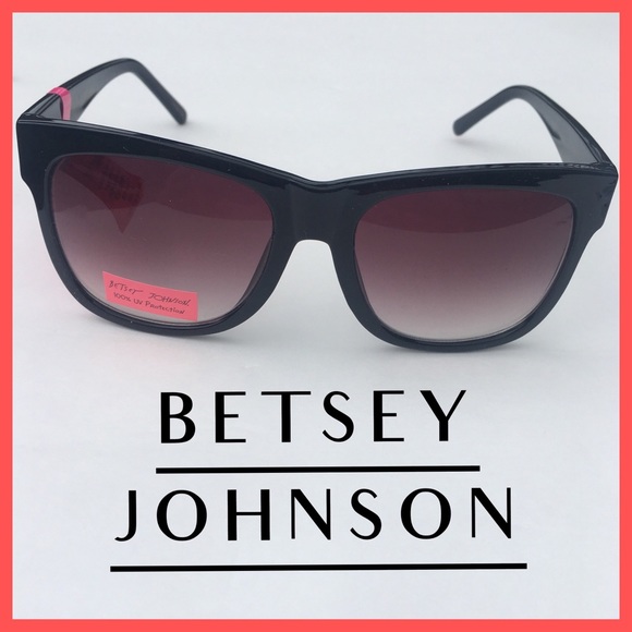 Betsey Johnson Accessories - ☀️BETSEY JOHNSON SUNGLASSES☀️